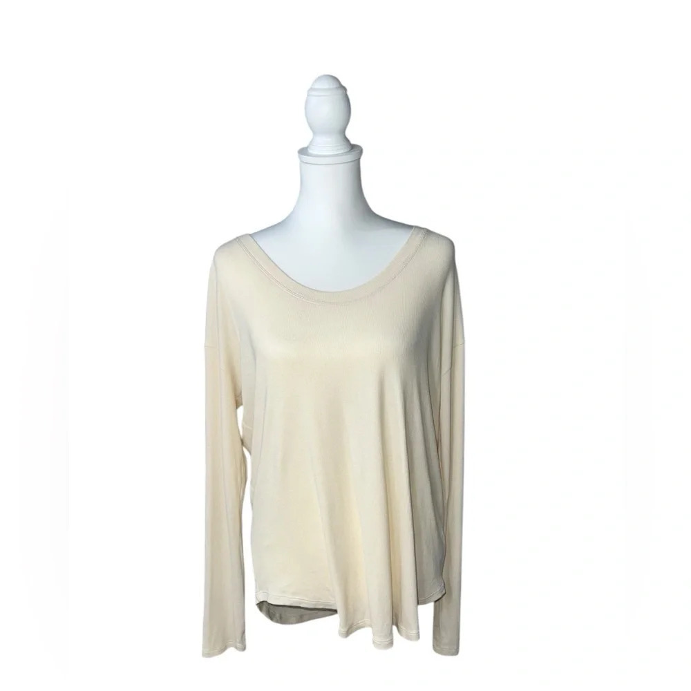 Athleta Womens M Oatmeal Beige Long Sleeve Ribbed Tshirt